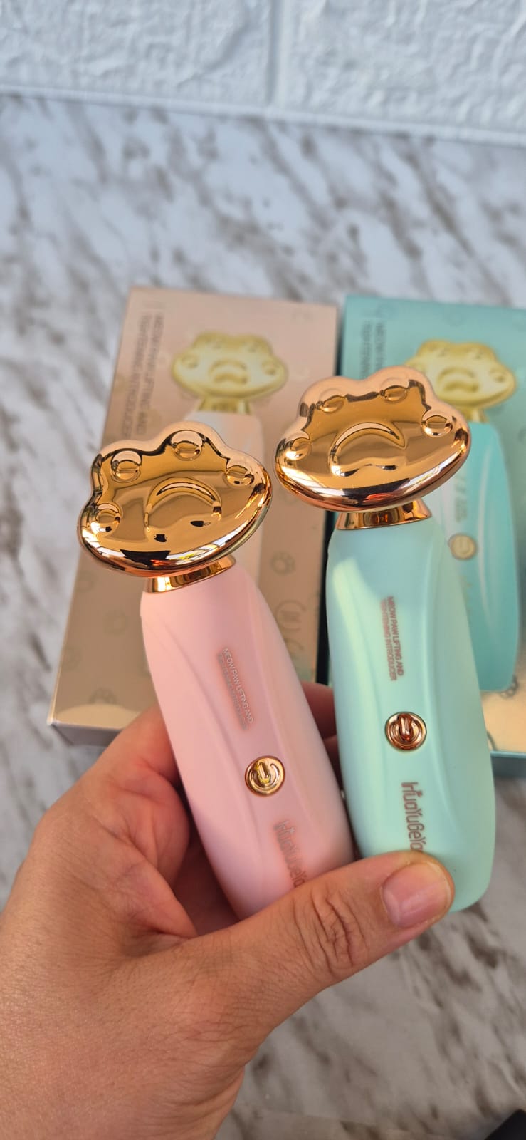 Masajeador facial con forma Ergonómica